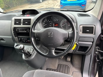 Used Peugeot Expert Tepee 2011 for sale - 76253639: Photo 2