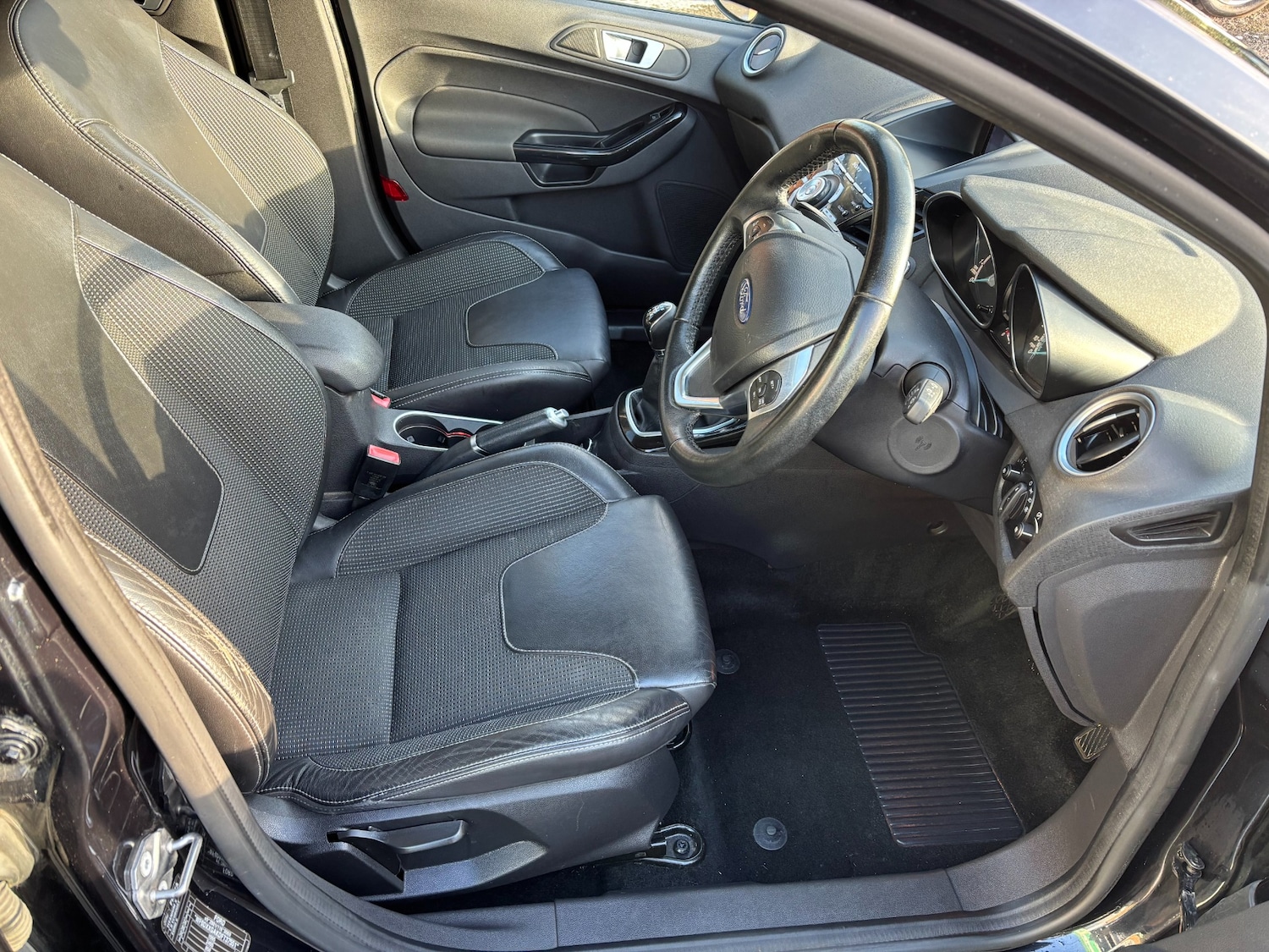 Used Ford Fiesta 2015 for sale - 77160038: Photo 7