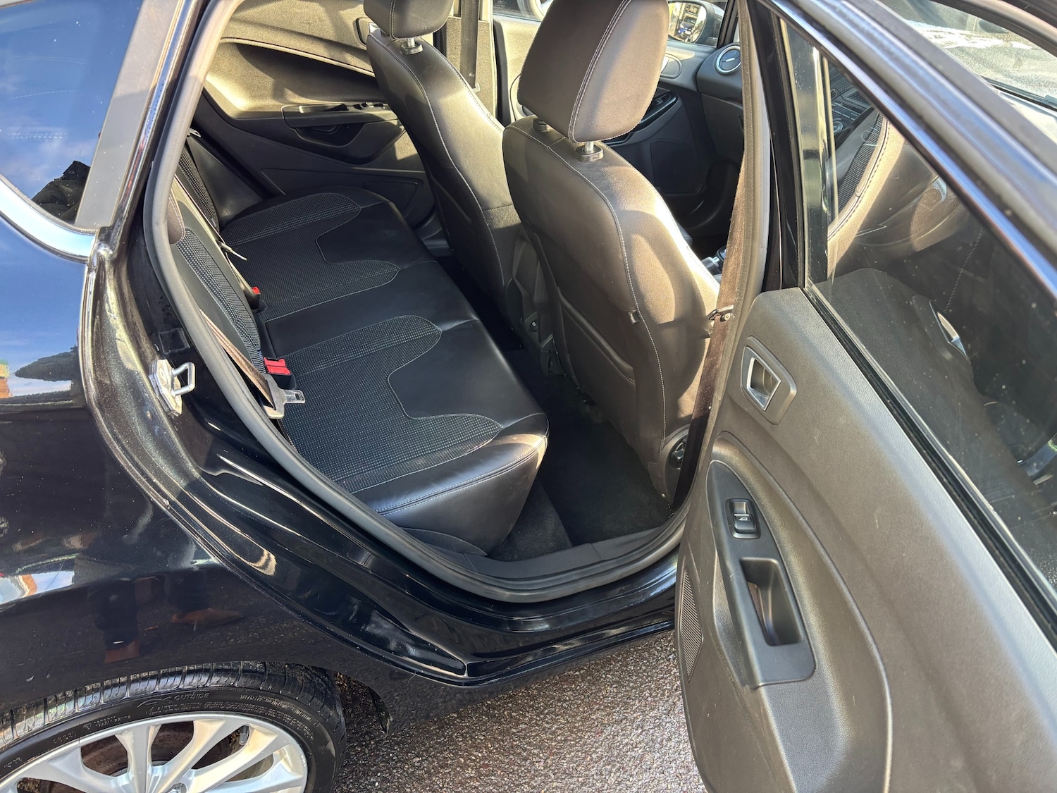 Used Ford Fiesta 2015 for sale - 77160038: Photo 9