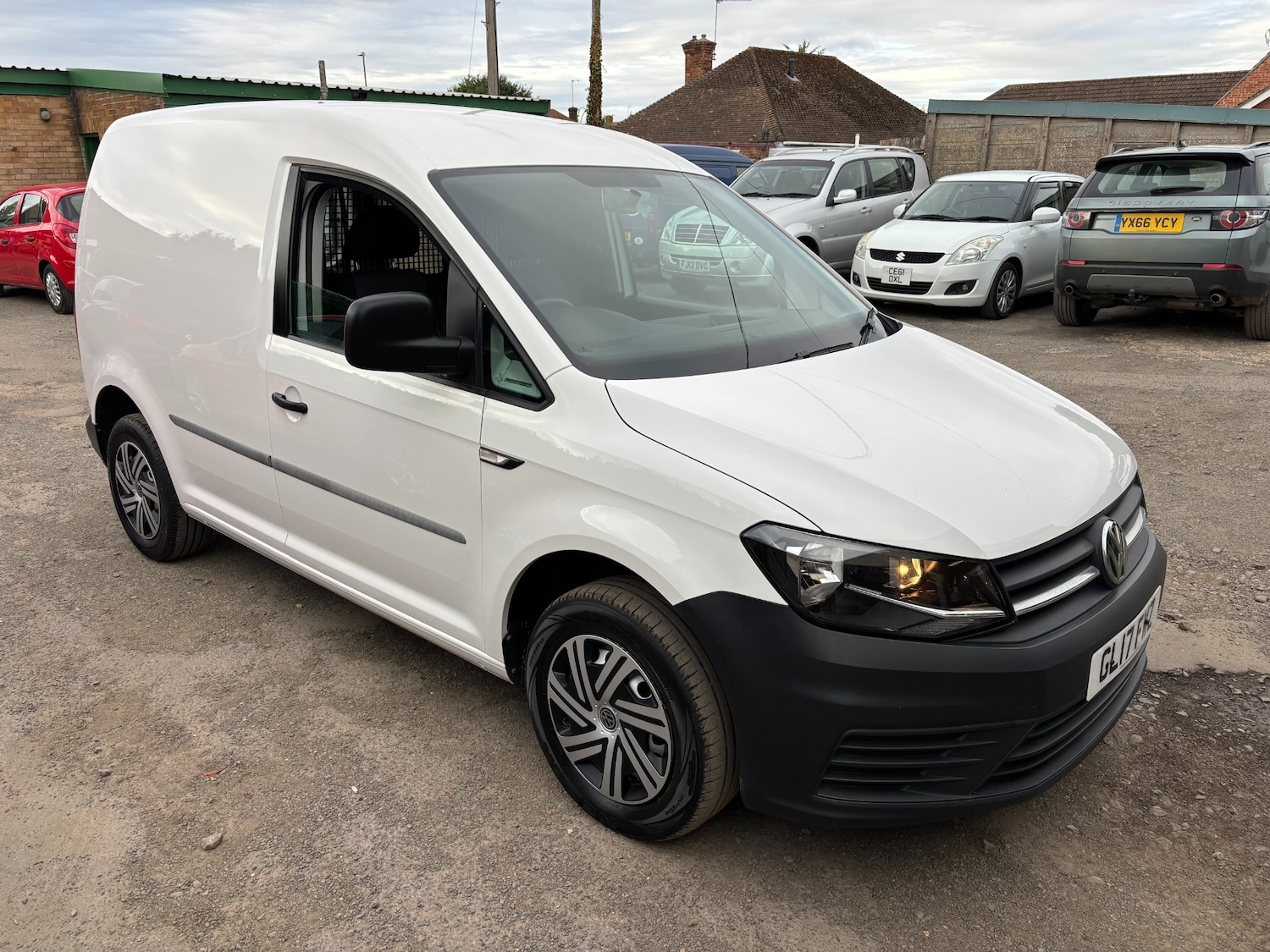 Used Volkswagen Caddy 2017 for sale - 76263671: Photo 2
