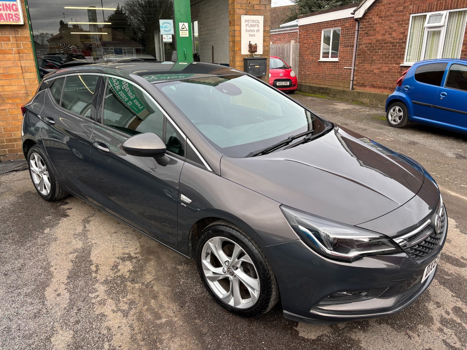 Used Vauxhall Astra 2016 for sale - 77638702: Photo 2