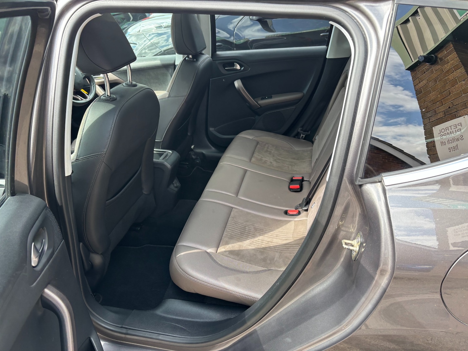 Used Peugeot 2008 2014 for sale - 75523671: Photo 11