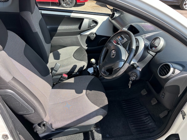 Used Toyota AYGO 2013 for sale - 74420539: Photo 7