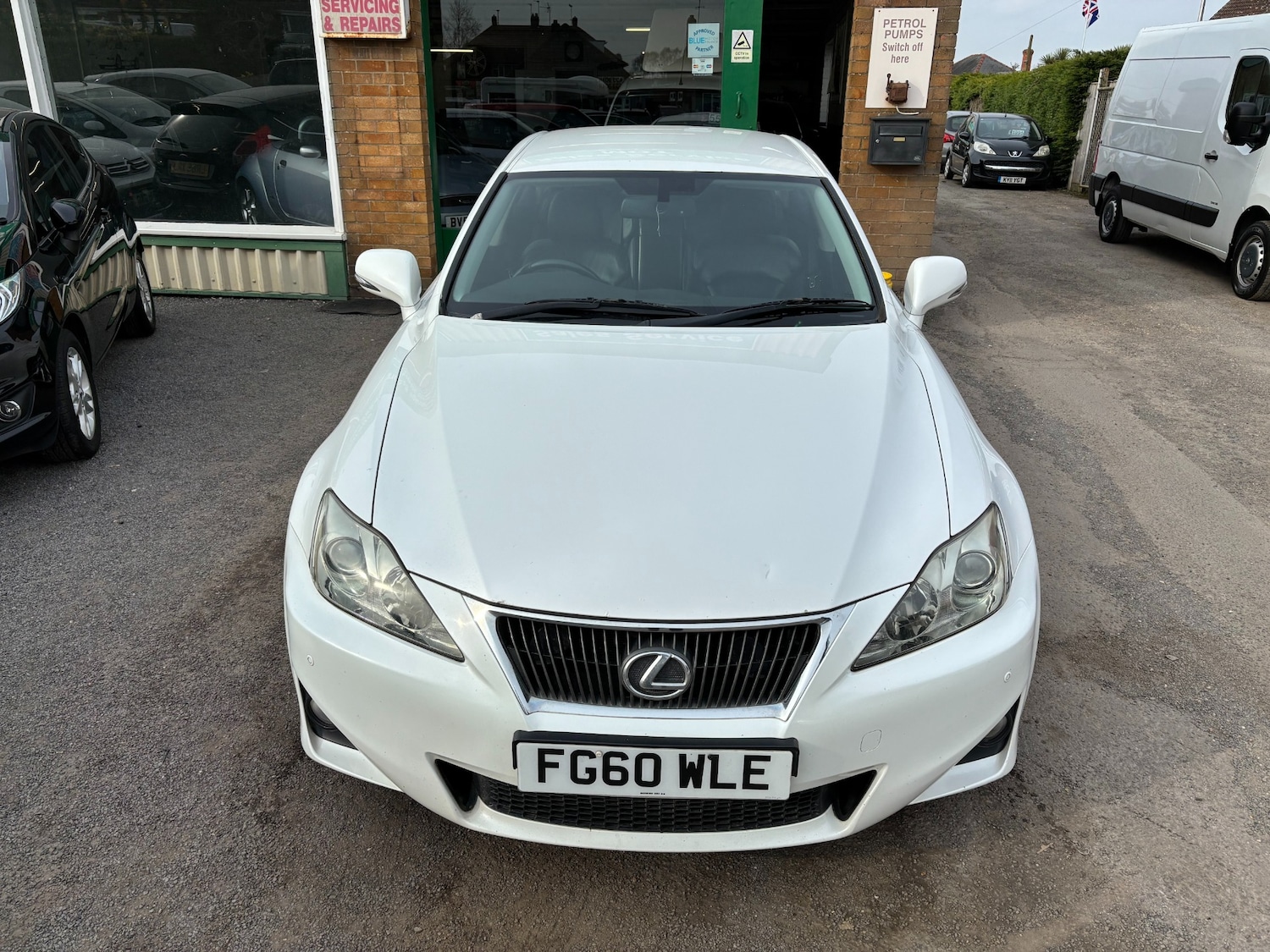 Used Lexus IS 2011 for sale - 77988309: Photo 2