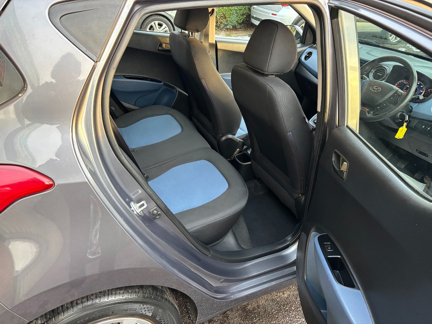 Used Hyundai i10 2014 for sale - 77104736: Photo 9