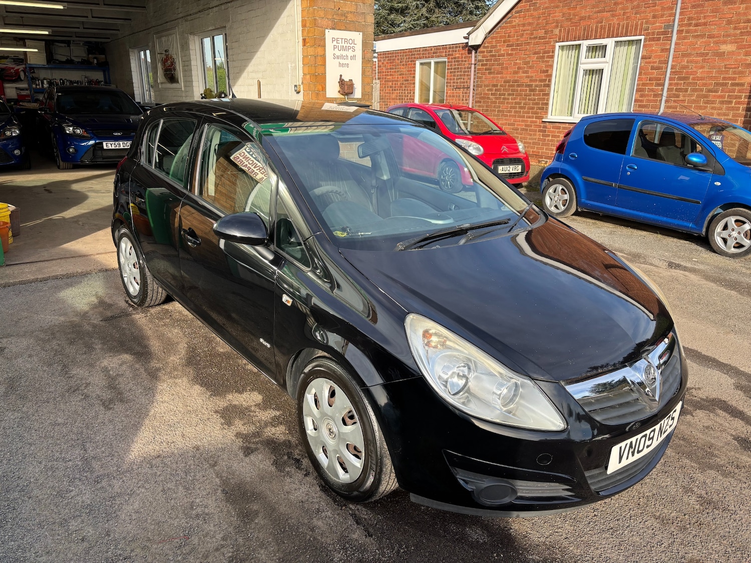 Used Vauxhall Corsa 2009 for sale - 77651730: Photo 2