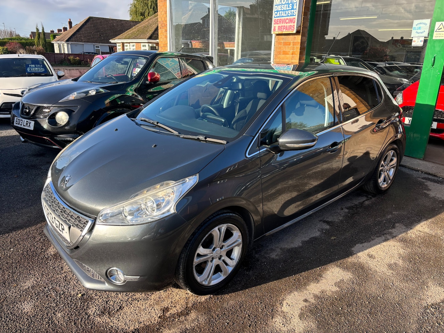 Used Peugeot 208 2013 for sale - 76601939: Photo 1