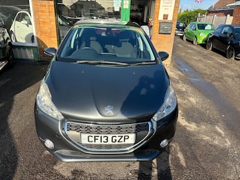 Used Peugeot 208 2013 for sale - 76601939: Photo
