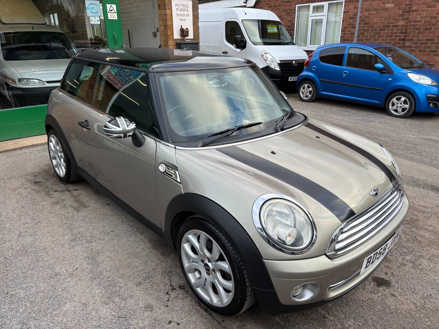Used MINI Hatch 2009 for sale - 78144112: Photo 2