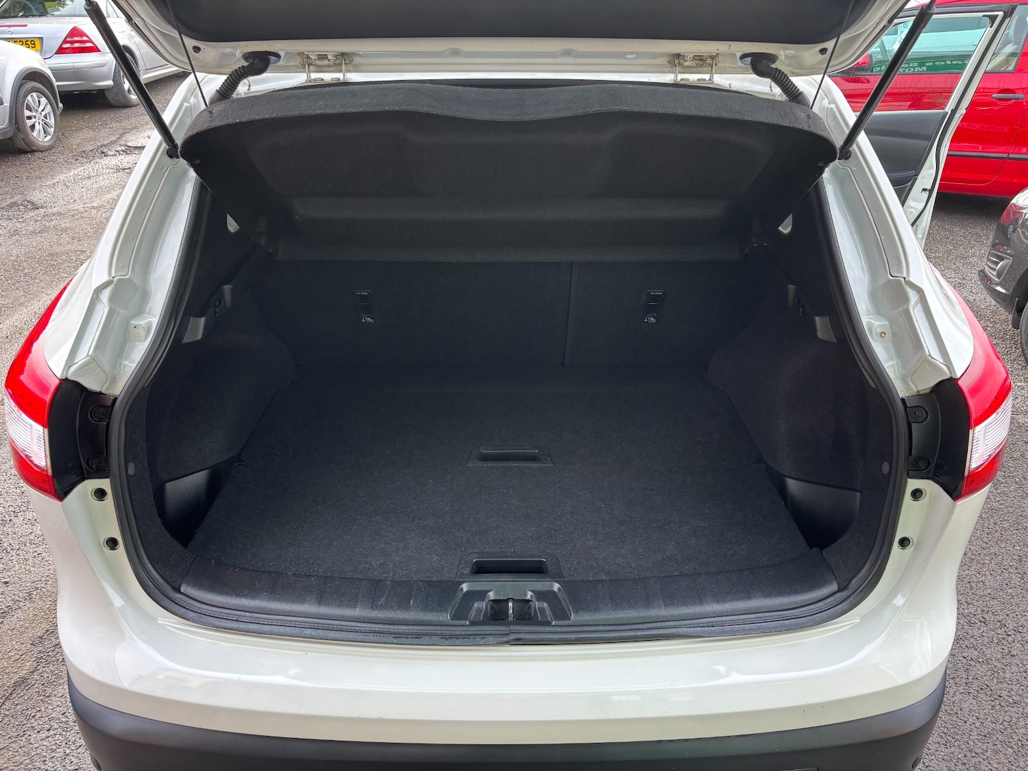 Used Nissan Qashqai 2014 for sale - 77491118: Photo 10