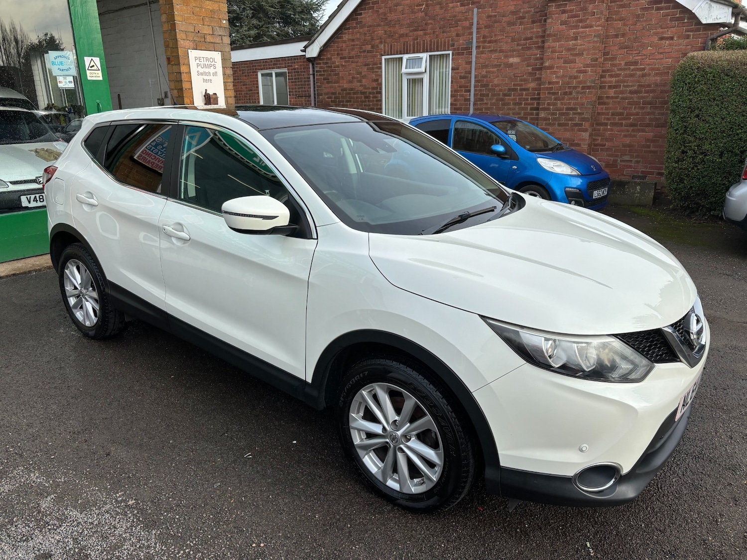 Used Nissan Qashqai 2014 for sale - 77491118: Photo 2