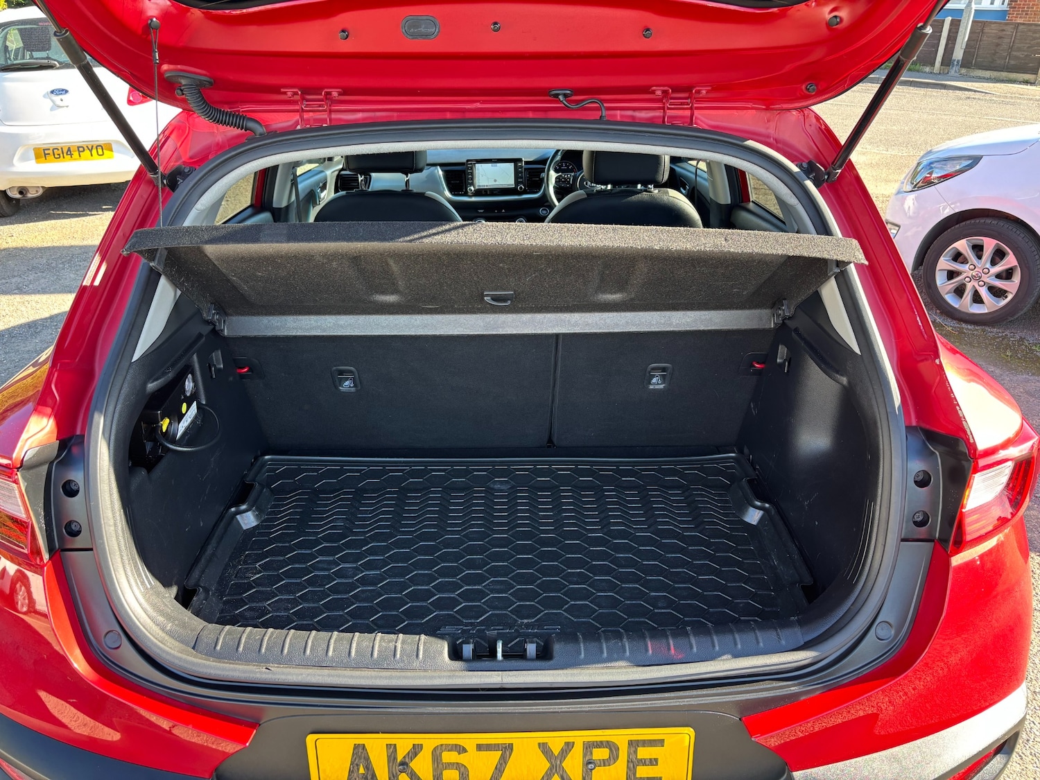 Used Kia Stonic 2017 for sale - 77983783: Photo 10