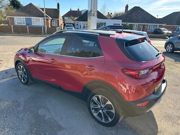 Used Kia Stonic 2017 for sale - 77983783: Photo