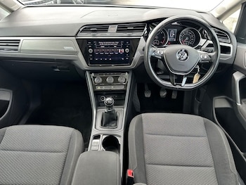 Used Volkswagen Touran 2018 for sale - 78943611: Photo