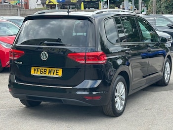 Used Volkswagen Touran 2018 for sale - 78943611: Photo
