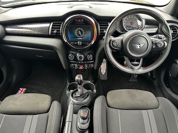 Used MINI Hatch 2019 for sale - 78401323: Photo