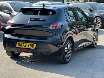 Used Peugeot 208 2023 for sale - 79032412: Photo