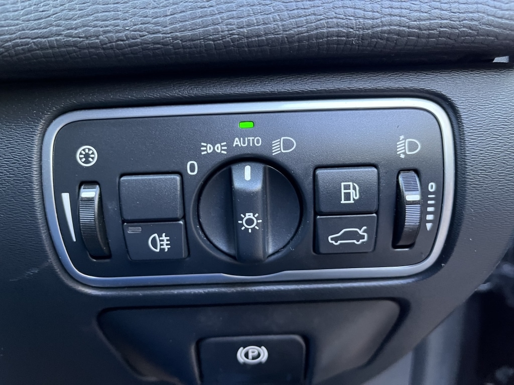 Used Volvo XC60 2017 for sale - 76694718: Photo 12