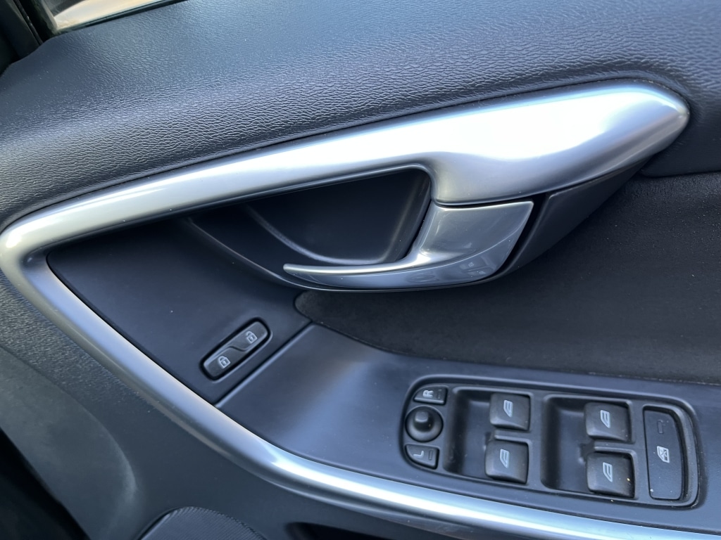 Used Volvo XC60 2017 for sale - 76694718: Photo 13