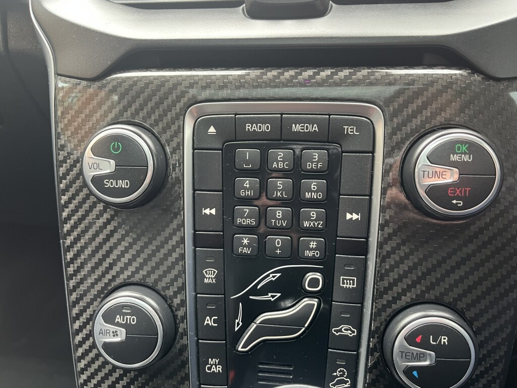 Used Volvo V40 Cross Country 2015 for sale - 78105489: Photo 22