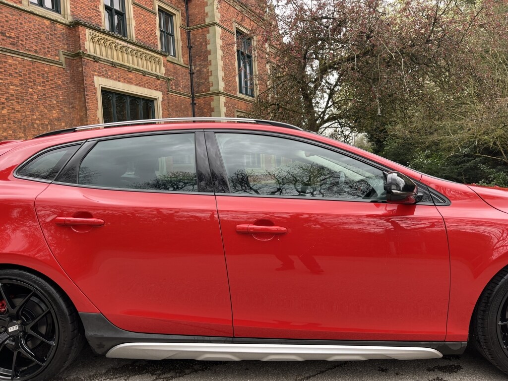 Used Volvo V40 Cross Country 2015 for sale - 78105489: Photo 24