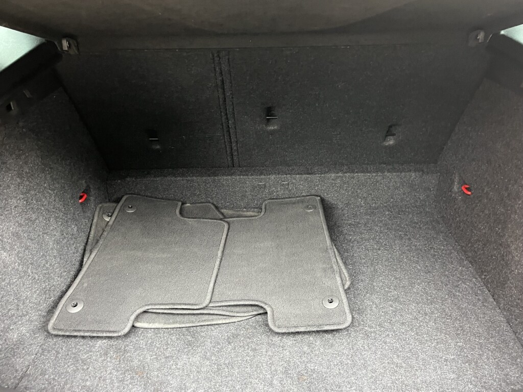 Used Volvo V40 Cross Country 2015 for sale - 78105489: Photo 29