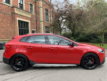 Used Volvo V40 Cross Country 2015 for sale - 78105489: Photo
