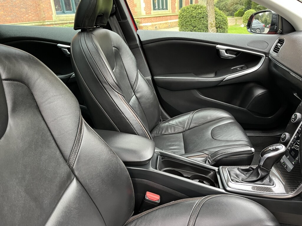 Used Volvo V40 Cross Country 2015 for sale - 78105489: Photo 40