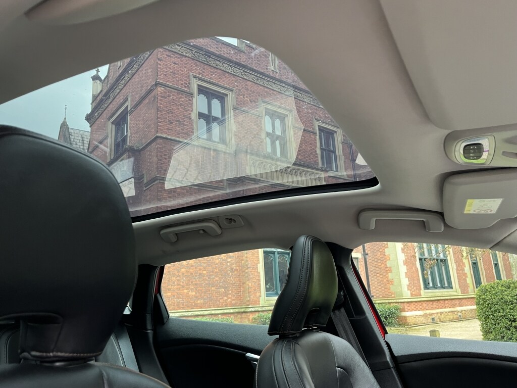 Used Volvo V40 Cross Country 2015 for sale - 78105489: Photo 42