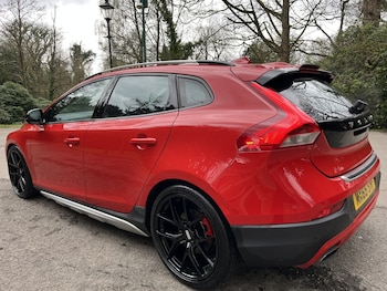 Used Volvo V40 Cross Country 2015 for sale - 78105489: Photo