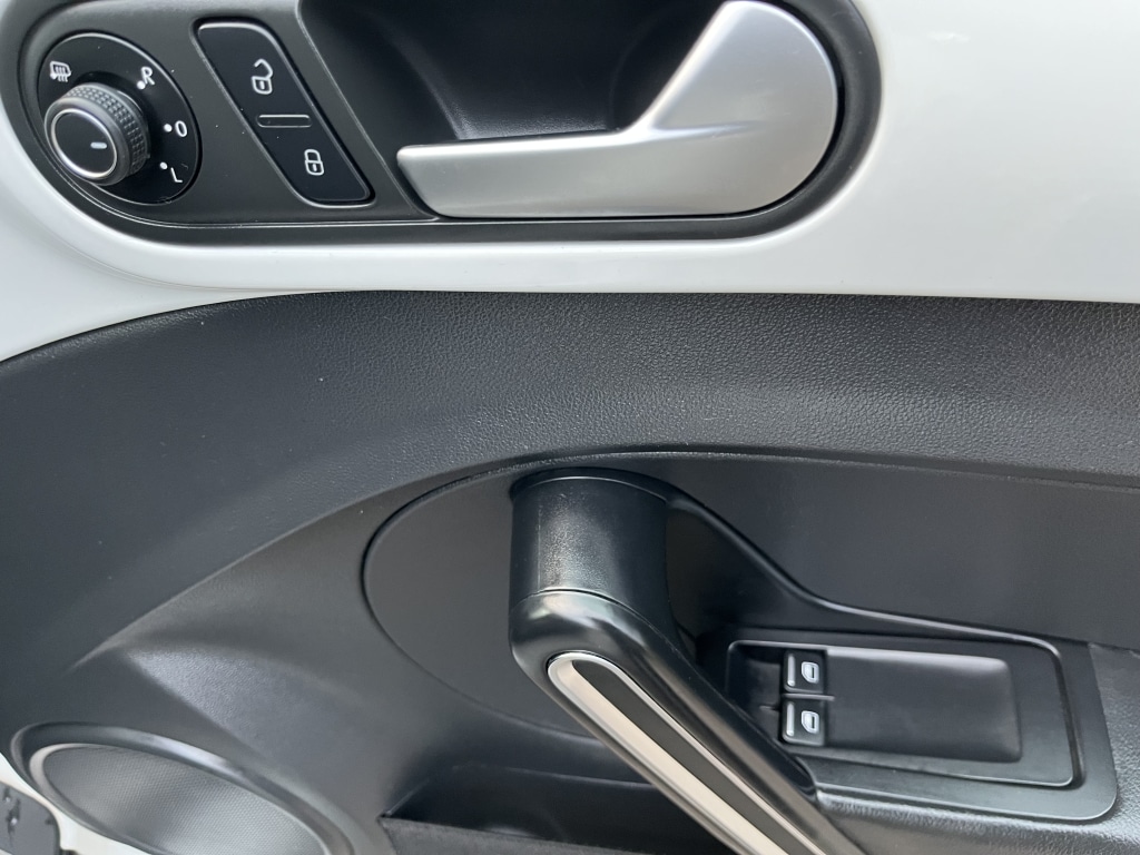 Used Volkswagen Beetle 2015 for sale - 77264687: Photo 32