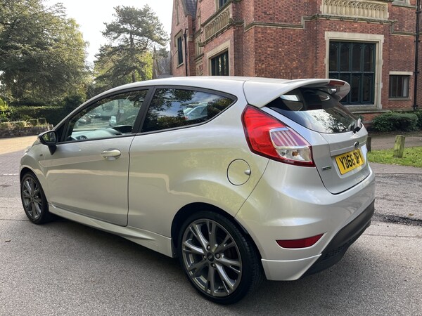 Used Ford Fiesta 2016 for sale - 74665324: Photo 2