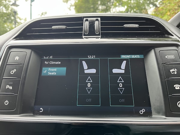 Used Jaguar XE 2017 for sale - 75628416: Photo 19