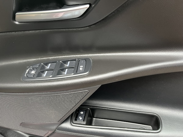 Used Jaguar XE 2017 for sale - 75628416: Photo 21