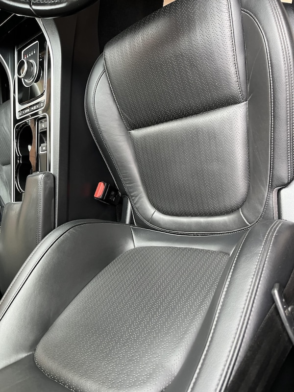 Used Jaguar XE 2017 for sale - 75628416: Photo 24