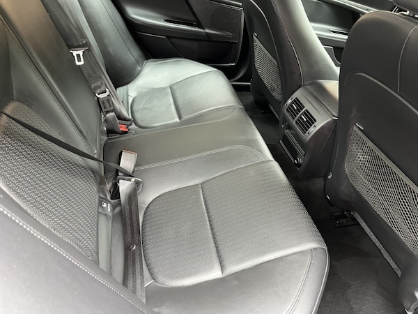 Used Jaguar XE 2017 for sale - 75628416: Photo 25