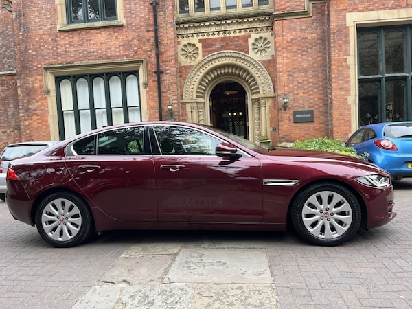 Used Jaguar XE 2017 for sale - 75628416: Photo 2