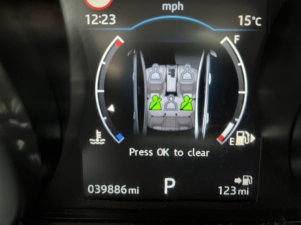 Used Jaguar XE 2017 for sale - 75628416: Photo 7