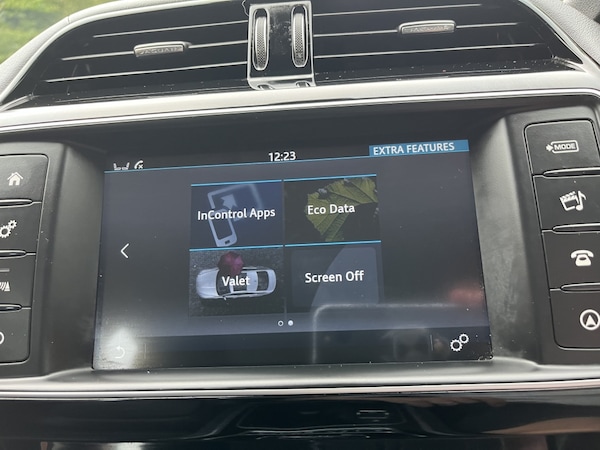 Used Jaguar XE 2017 for sale - 75628416: Photo 8