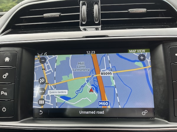 Used Jaguar XE 2017 for sale - 75628416: Photo 9