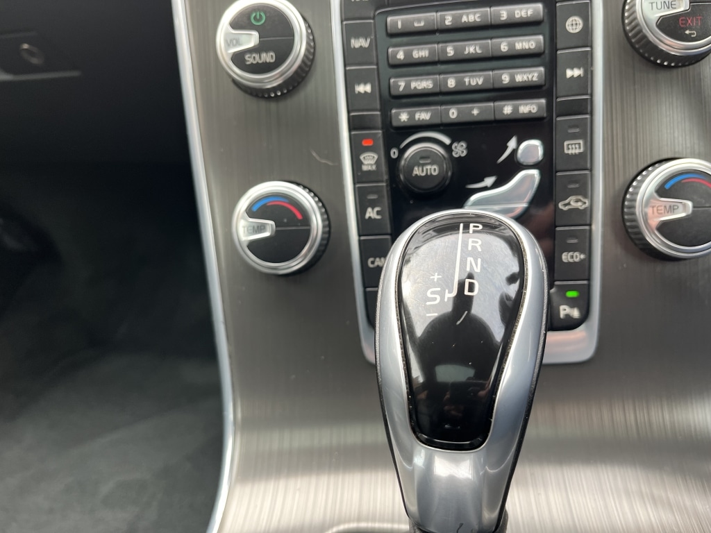 Used Volvo V60 Cross Country 2016 for sale - 77985162: Photo 14