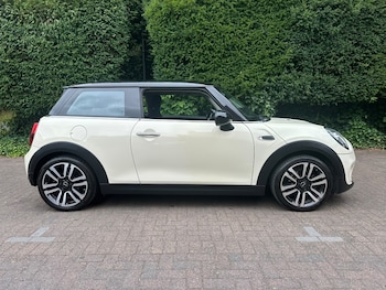 Used MINI Hatch 2018 for sale - 79302402: Photo