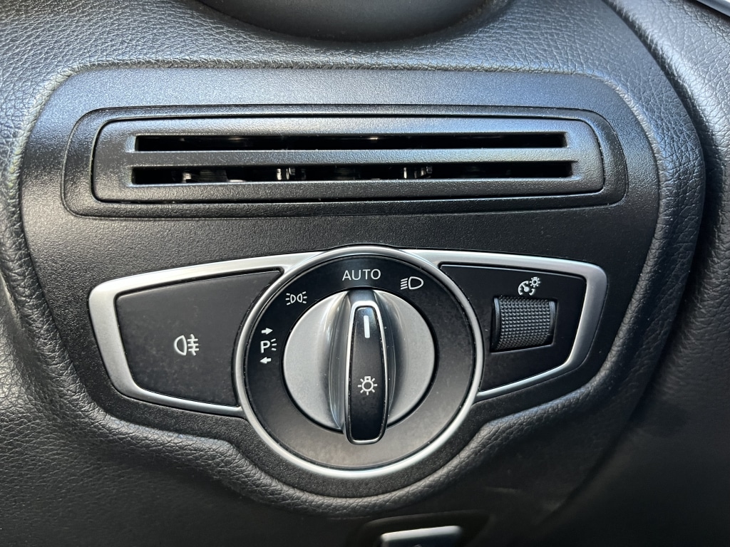 Used Mercedes-Benz GLC 2018 for sale - 76058285: Photo 11