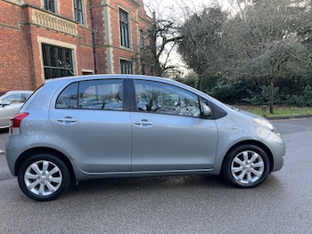 Used Toyota Yaris 2011 for sale - 76795091: Photo