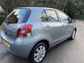 Used Toyota Yaris 2011 for sale - 76795091: Photo