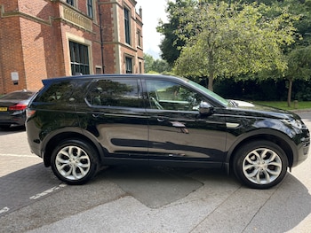 Used Land Rover Discovery 2018 for sale - 75881892: Photo