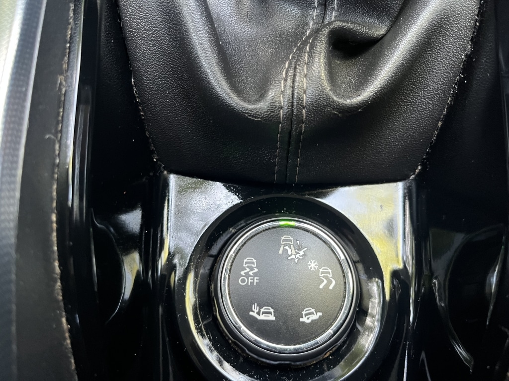 Used Peugeot 2008 2014 for sale - 78169325: Photo 28