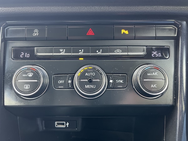 Used Volkswagen T-Roc 2018 for sale - 73863235: Photo 16