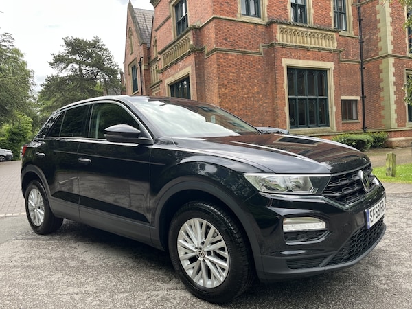Used Volkswagen T-Roc 2018 for sale - 73863235: Photo 1