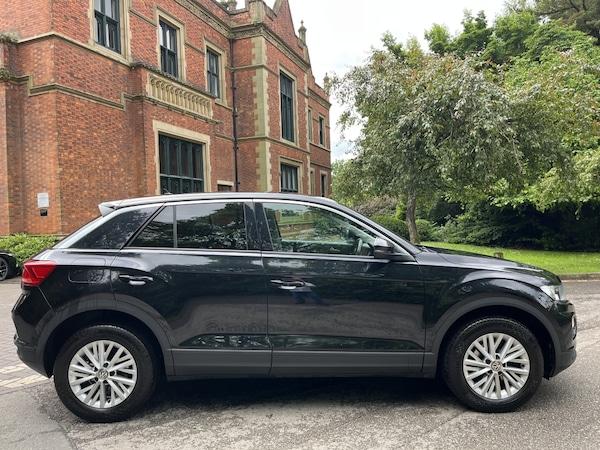 Used Volkswagen T-Roc 2018 for sale - 73863235: Photo 2